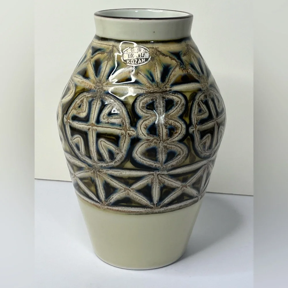 Kozan Japan Pottery Vase 8